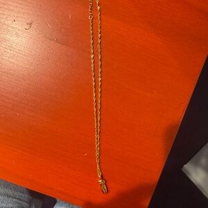 Elegant Gold Necklace with beautiful chain